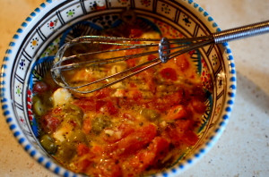dietetyczne placuszki z pomidorami, fetą i oliwkami