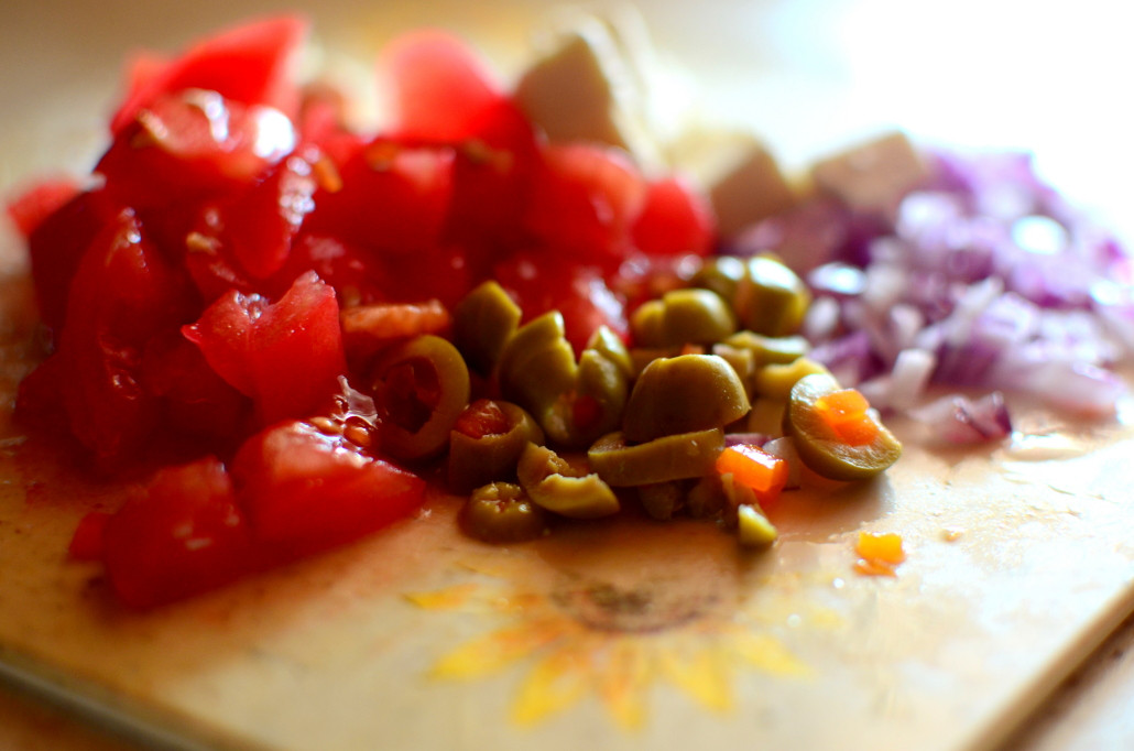 NaleÅ›niki gryczane z rukolÄ…, pomidorami, fetÄ… i oliwkami :)