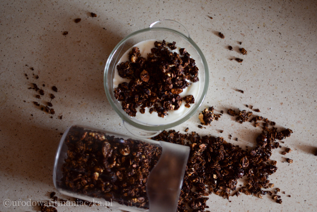 Granola homemade, czyli kakaowo-bakaliowe śniadanie :)))