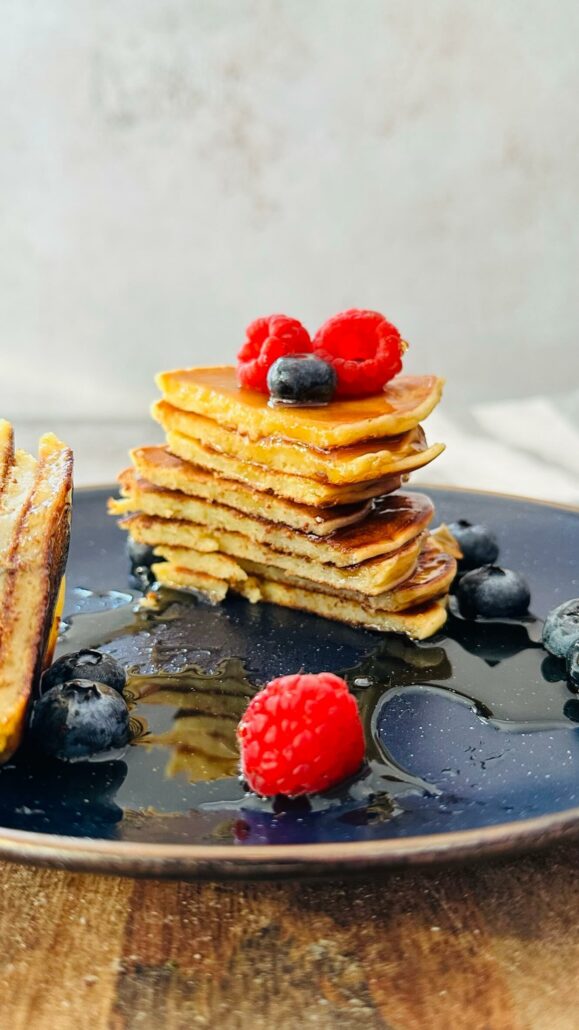 Przepis na sycące i ekspresowe pancakes Dietetycznie Zakręcona Paula Jamróz