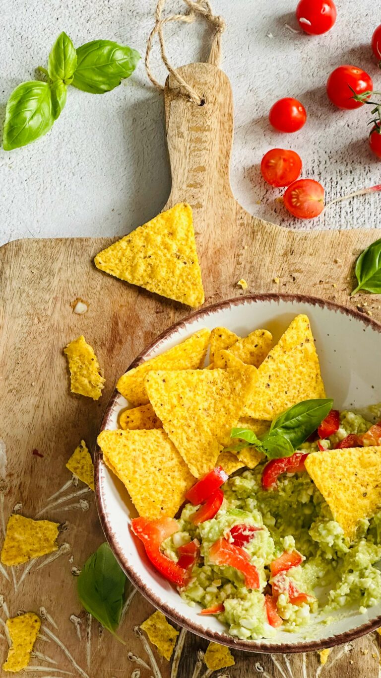 Dieta dla zabieganych Guacamole z nachosami Dietetycznie Zakręcona Paula Jamróz