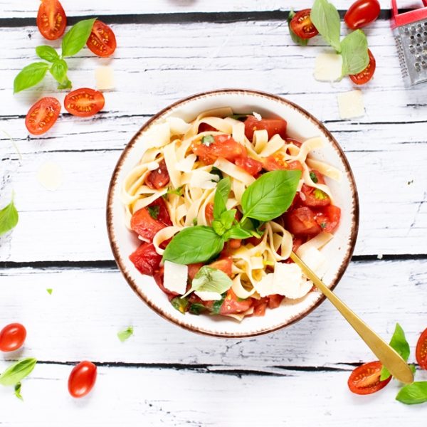 makaron-na-diecie-szybki-przepis-włoski-makaron-z-pomidorami-dietetycznie-fit